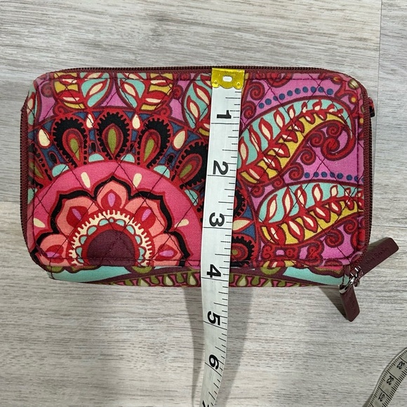 Vera Bradley Resort Medallion Pink Paisley Wallet Small Clutch Multi Compartment - Picture 4 of 8
